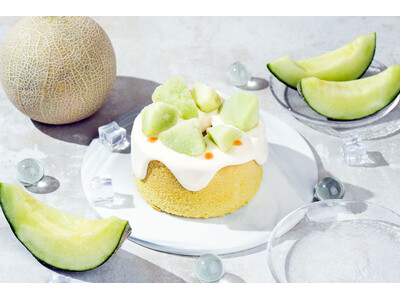 【夏季限定】凍ったまま食べるシフォンケーキ『Frozen MEGA Melon』を6月12日(金)より発売。2年ぶりの復活となる、驚きの“MEGA”メロン体験。