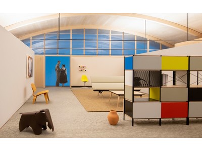 約90アイテムを一堂にご紹介！〈イームズオフィス〉の設立80周年を記念した期間限定イベント「Eames Office: 80 Years of Design」を伊勢丹新宿店で開催