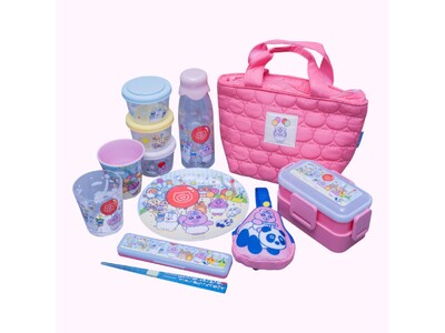 【おぱんちゅうさぎ】スケーターから新アート「可哀想に！メルヘンランド」のランチグッズなど全10種が新登場