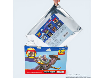 【トイ・ストーリー】映画の感動をそのまま持ち歩こう！「Disney THE MARKET in 阪急うめだ本店」にて4/29(水)～スケーターがブラインドパッケージ仕様のランチ巾着＆竹箸を先行販売開始