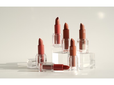 中国コスメ「INTO U」から初のスティックタイプのマットリップが11月28日より新発売！