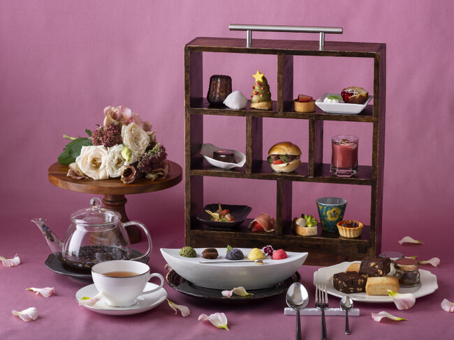 横浜みなとみらいの絶景ホテルで楽しむ【Xmas2025】苺とチョコレートを使用したXmasアフタヌーンティーセット クリスマス映画をイメージしたフェスティブシーズン限定カクテルも登場!