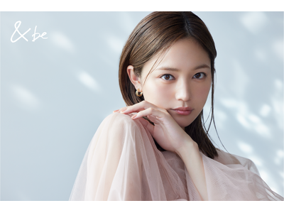 ＜＆be（アンドビー）＞ボリューム・深み・ツヤを仕込んで、盛りすぎないのに、印象的なまなざしへ。「リッチラッシュマスカラ」誕生