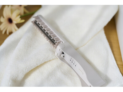 【新発売】LINKAより、スマホよりもコンパクト！折りたたみ式で持ち運びも◎ 自分好みのヘアアレンジがおでかけ先で叶う折りたたみ式ヒートブラシを11/13(木)より順次発売開始