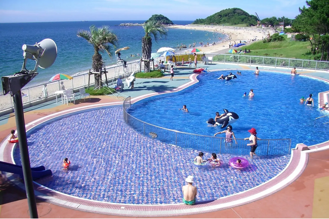 プールもビーチも温泉も楽しみつくせ! 最高の夏休みの思い出をつくろう! 休暇村志賀島ではプール・海水浴場が7月12日よりオープン