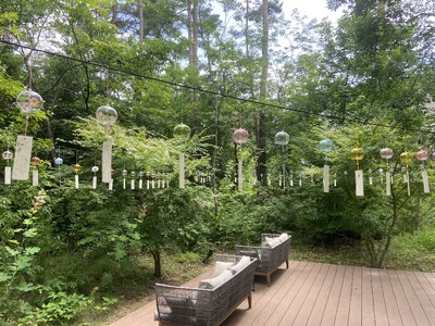 ガラスと和紙、そして風　安曇野の素材で紡ぐ夏の庭　休暇村リトリート安曇野ホテルで楽しむ手しごとの風鈴と“...