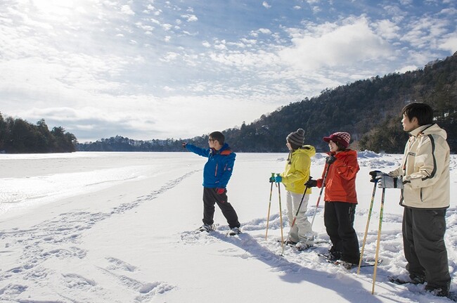 奥日光の冬、白銀の世界を堪能できる「初めてのスノーシューハイク」　休暇…
