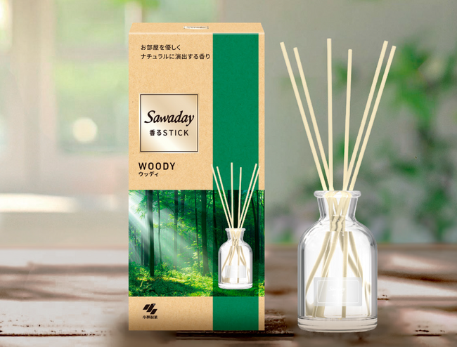 現代の暮らしに溶け込む上質な香りで「ご自愛」ニーズに応える、『Sawaday 香るStick』からウッディの香りが登場