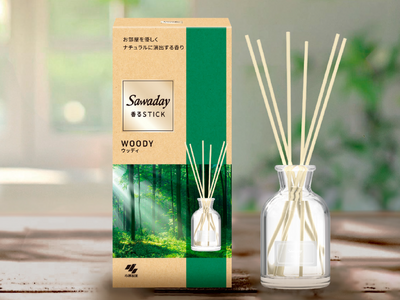 現代の暮らしに溶け込む上質な香りで「ご自愛」ニーズに応える、『Sawaday 香るStick』からウッディの香りが登場