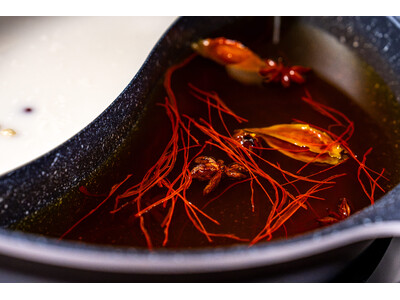 ��܎t�ďC�B��쉷��E�a�����ʑ��̍��ꋍ�_�C�j���O�u�������v�ɂāA�l�_�ɂȂ��炦��4�́u�G�߂̖�V��v��10��8�����񋟊J�n�B