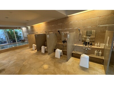 �g�����̃o�X�^�C�������e�ɂȂ�h�@�����\�����G(R)�~���o�[�X�G�C�W���O���e�Ƃ������HOTEL PALM ROYAL RESORT�ŏh���Ҍ���̑̌��^�������{