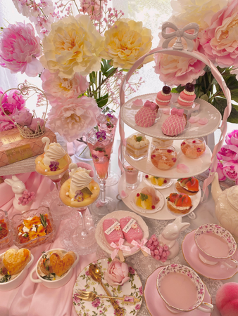 【HAUTE COUTURE CAFE 表参道】白鳥たちが舞うバレエの舞台をイメージした、ピオニー咲き誇る優雅なアフタヌーンティーが登場「Swan Ballet Afternoon Tea」