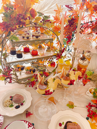 【HAUTE COUTURE CAFE 表参道】収穫の実りと黄金色の光に包まれる、秋の晩餐会のようなアフタヌーンティーが登場!「The Golden Harvest Afternoon Tea」