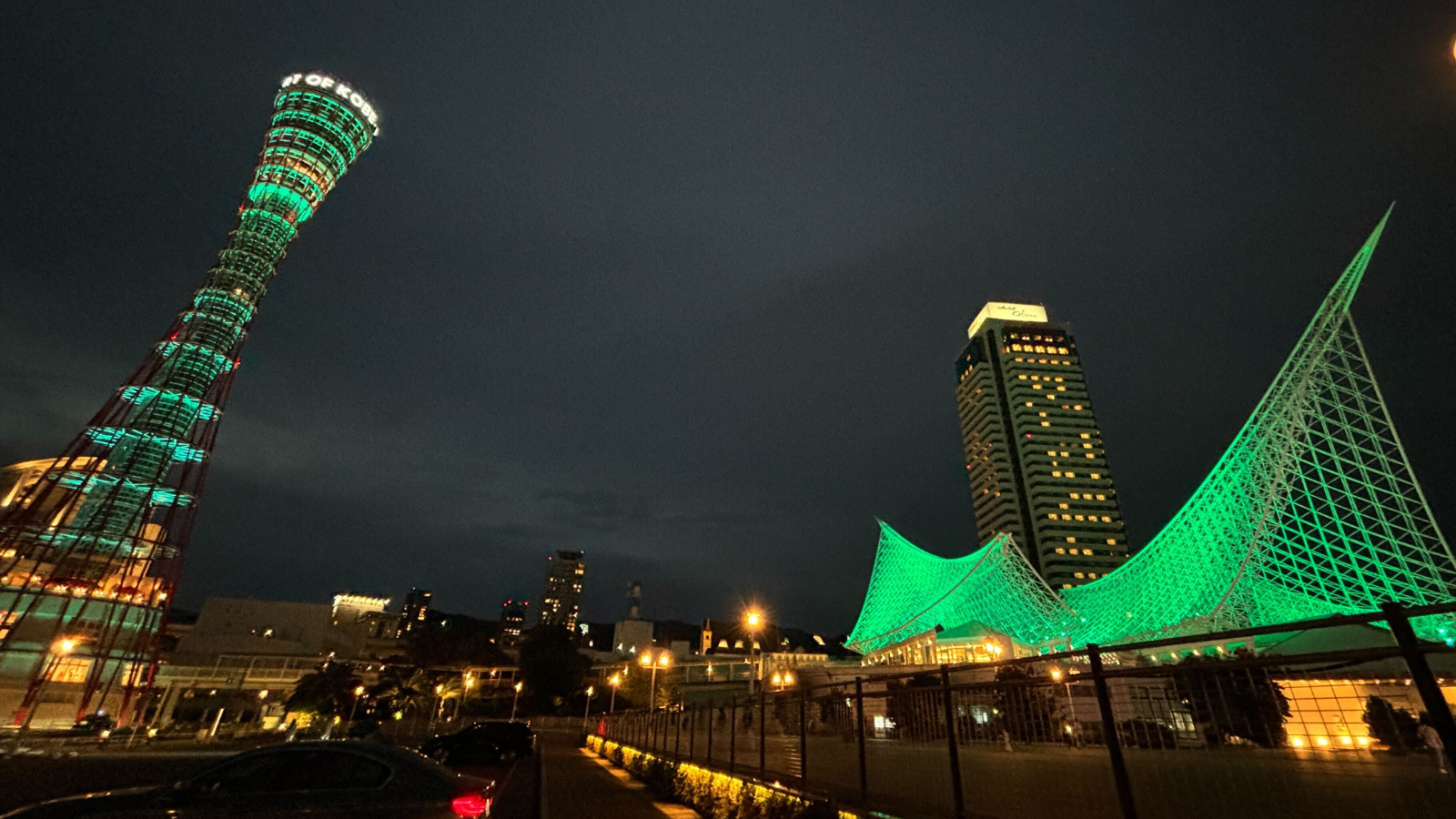 4 月4日・5日はTOTTEI開業1周年&ストークス西地区優勝をお祝いし、まち…