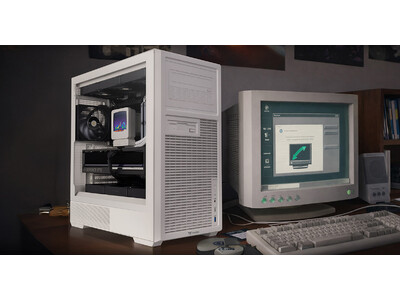 Thermaltake社製、レトロデザインのPCケース「Retro TG」シリーズ