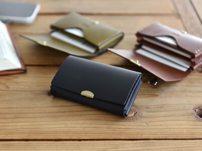 「新生活シーズンに買い換えたい」飽きのこないシンプルな本革名刺入れを新発売