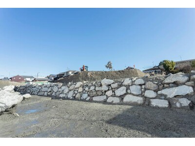 坂本城跡で長さ３０ｍの石垣発見！