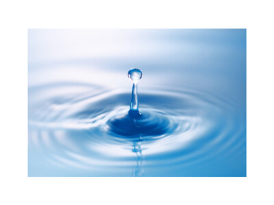 シューッとひと吹きでほぐし、引き込み、巡らせる。大人の肌にうるおいの道筋をつくる導入化粧水「オヴィア ローション オー」新発売