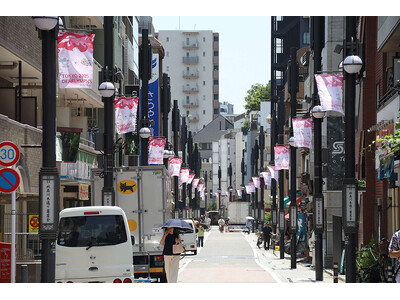 品川区、商店街などの街路灯にデフリンピック啓発フラッグ