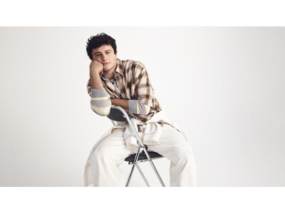 アミ パリス、ジョアン・ネヴェスとともに新作スプリングコレクションを発表