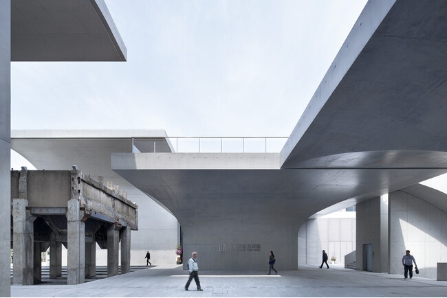 プレスリリース「マックスマーラ、2027年リゾートコレクションを上海・龍美術館にて発表　創業75周年エキシビションの幕開けとして開催」のイメージ画像