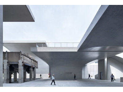 マックスマーラ、2027年リゾートコレクションを上海・龍美術館にて発表　創業75周年エキシビションの幕開...