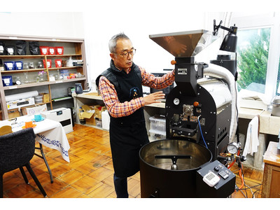 パソコンに向かう日々から焙煎機に向かう日々へ…定年後鳥取県の新名物「奥大山の水洗い珈琲」を生み出した遠藤明宏さんによるセミナー「自分で見つけた自分の暮らし」を2月2日（水）夜にオンラインにて開催！