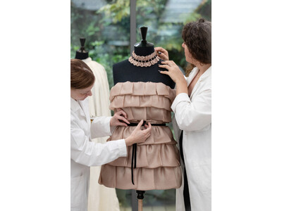 【DIOR】レイヴェイが纏ったドレスのサヴォワールフェールが公開