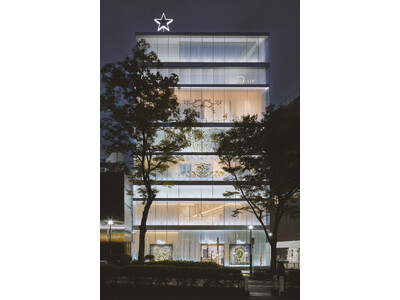 【DIOR】世界中のブティックとポップアップに施された魅惑的な装飾