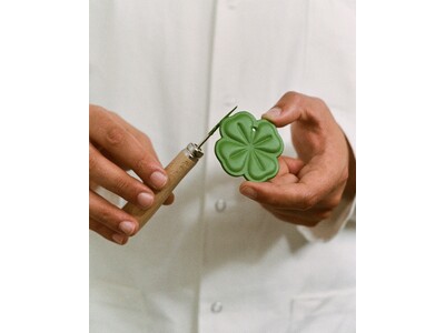 【Dior】卓越したサヴォワールフェールを体現する「レディ ディオール クローバー」が登場