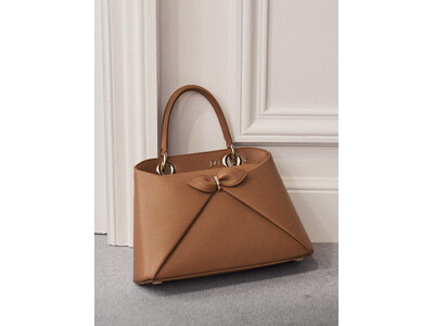 【Dior】新作「ディオール シガール」バッグが登場