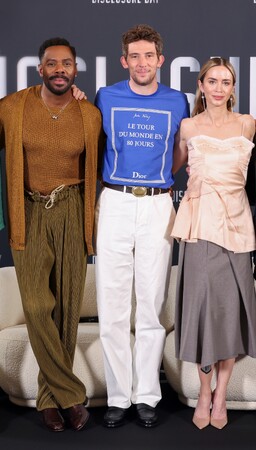 【Dior】ジョシュ・オコナーが『ディスクロージャー・デイ』の記者会見でディオールを着用