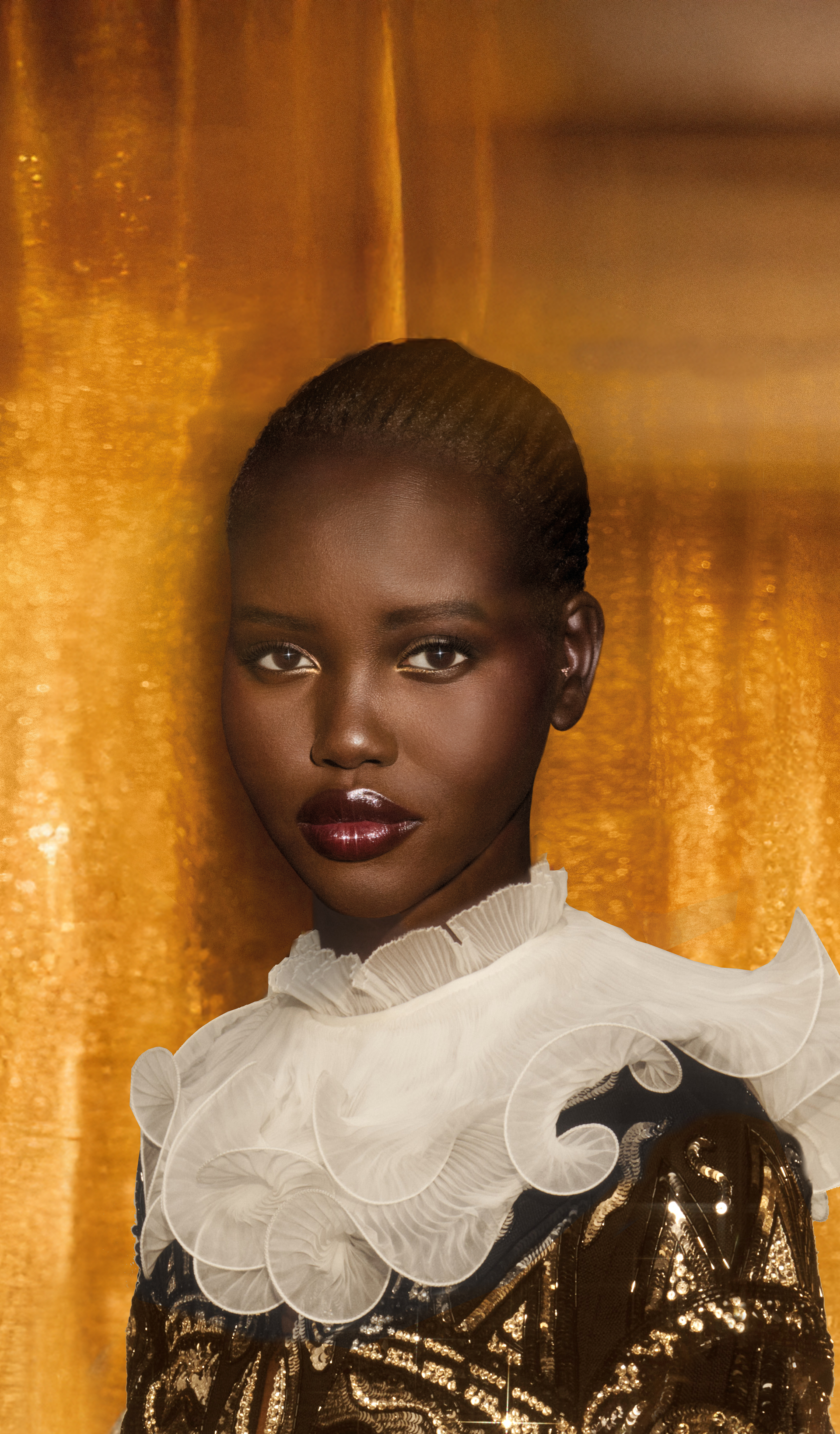 【ヴァレンティノ ビューティ】ホリデーを彩るフレグランスとメイクアップの「ランデヴー アイボリー コレクション」を発表