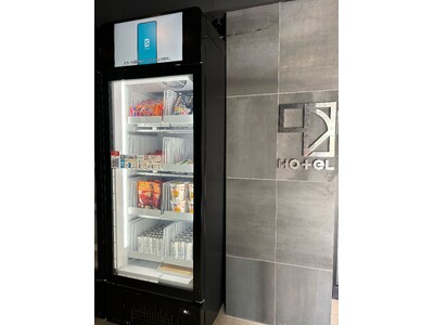【静岡県初！】次世代型無人販売機『スマリテ』を設置（静岡市駿河区丸子の「1HOTEL」内）
