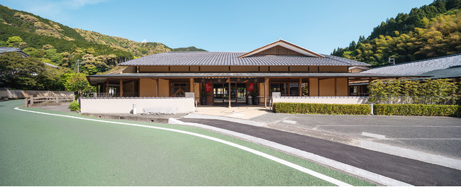 大阪・関西万博 静岡県ブースにて『お茶染め』体験を開催-世界に伝えたい静岡茶の魅力とサステナブルな伝統技術【駿府の工房 匠宿】