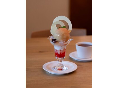 『長田の桃』を丸ごと使用。自家焙煎カフェThe COFFEE ROASTERにてまるごとももパフェの販売を開始いたします。【駿府の工房 匠宿】