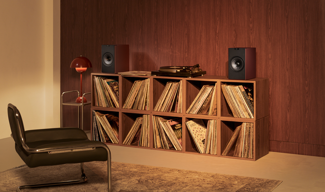 KEF �I�[���C�������E�A�N�e�B�u�X�s�[�J�[Coda W���o��