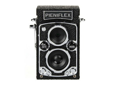 写真も動画も音声も撮れるクラシックな二眼レフの形をしたトイデジタルカメラ「トイカメラ PIENIFLEX (ピエニフレックス)」