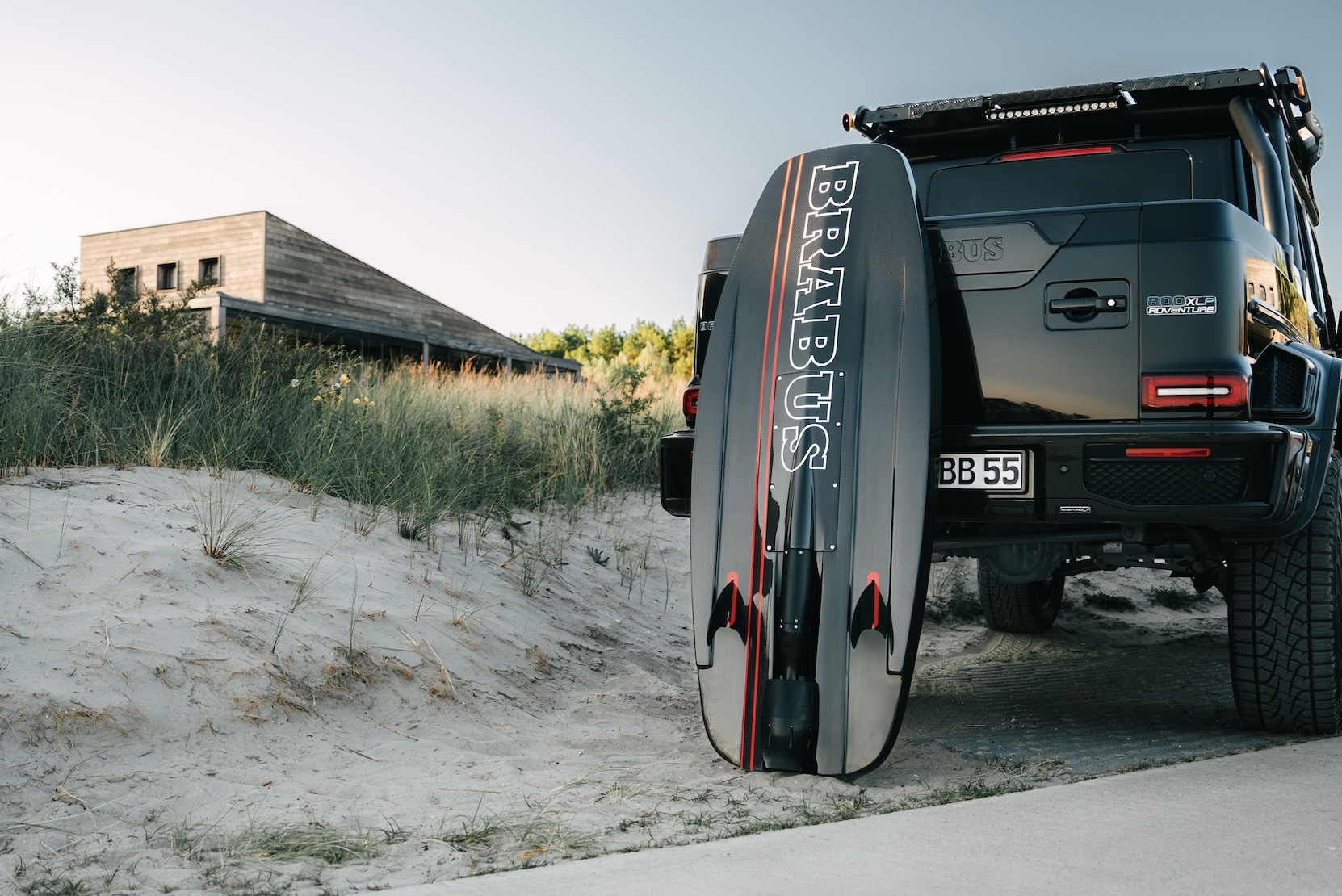 世界限定77台『BRABUS x awake Limited EditionShadow Explore Jetboard “One of 77”』を予約販売開始