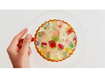 昨年即完売の人気作が今年も。10月の誕生石「トルマリン」を表現した“食べる宝石タルト”を2026年9月24日正午より数量限定販売