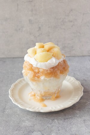 【DISHES and TART『SAN』】季節限定の「桃のかき氷」と「桃のタルト」が登場！～暑い季節のご褒美に、旬の桃を贅沢に～