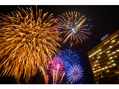 特別な思い出を演出！夏の夜、沖縄の夜空をオーシャンビュールームから鑑賞する打上花火イベントが開催！