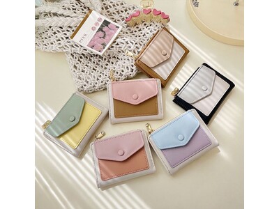 流行りのミニバッグにも入る！見た目以上に大容量な二つ折りミニ財布を発売開始