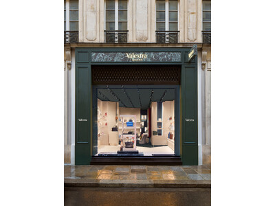 ヴァレクストラがサントノーレ通りにパリ初の旗艦店をオープン
