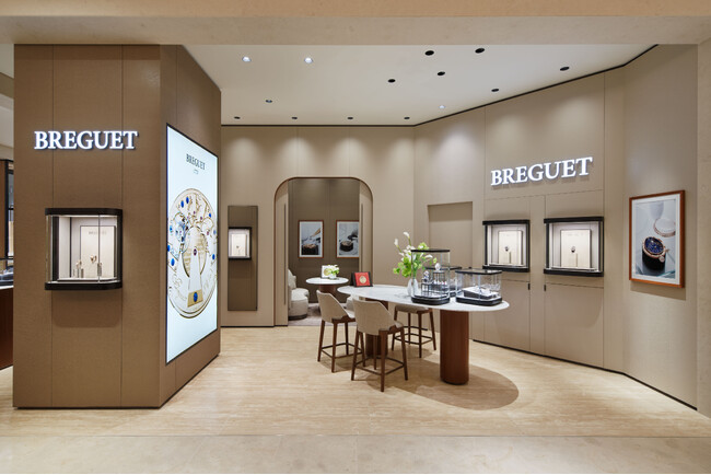 ブレゲ ブティック阪急うめだ本店がリニューアルオープン