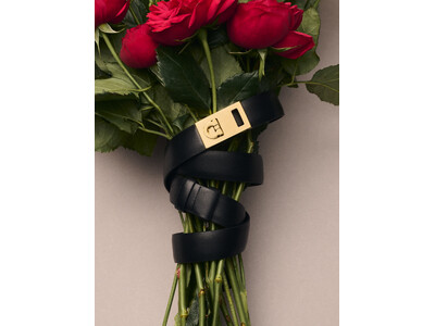 【FERRAGAMO】バレンタインデーを祝福するキャンペーン「Hug Me Close - 想いをそっと抱きしめて」を発表