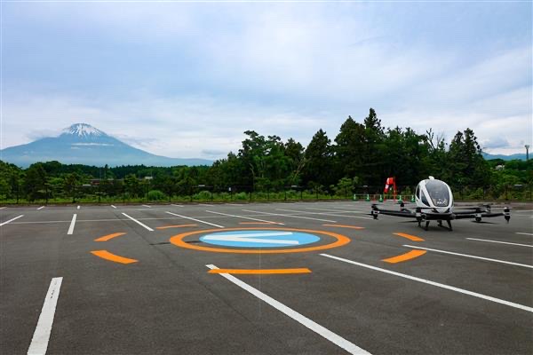 空飛ぶクルマ（eVTOL）の離着陸場　「御殿場プレミアム・アウトレット バーティポート」竣工