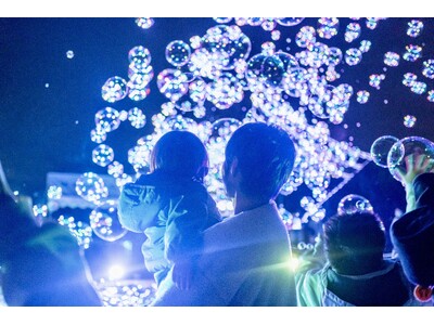 シャボン玉と光が織りなす幻想空間「ナイトバブル」開催　鳥栖アウトレットで楽しむ秋の非日常体験