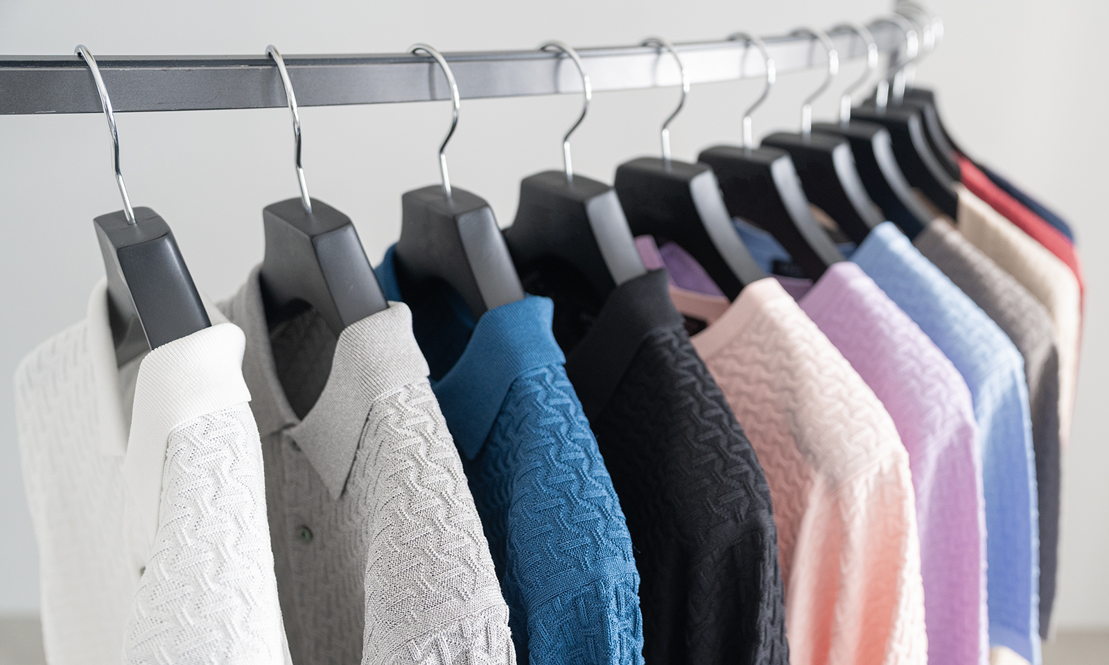 「EPOCA UOMO」ニットカラーオーダーを4月1日（水）より開催