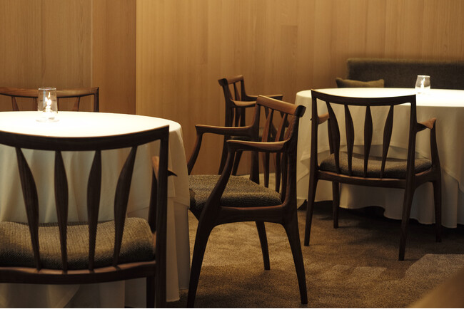 【家具工房KOMA】レストランで最高のひとときを過ごすための椅子が完成
